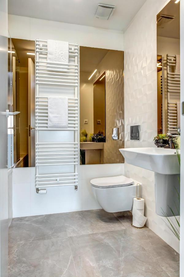 Appartamento North Twin Bucarest Esterno foto